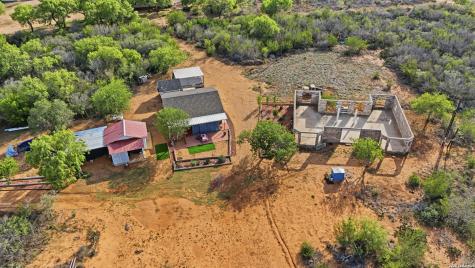 396 County Road 1100 Pearsall TX 78061