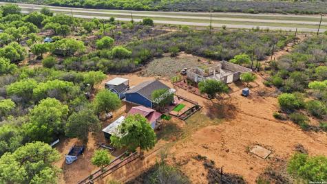 396 County Road 1100 Pearsall TX 78061