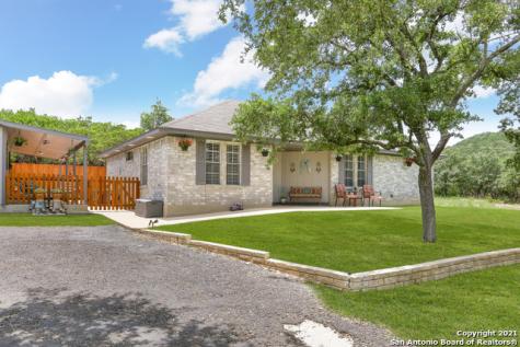 699 Lakewood Drive Lakehills TX 78063
