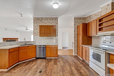 16445 Old Corpus Christi Highway Elmendorf TX 78112