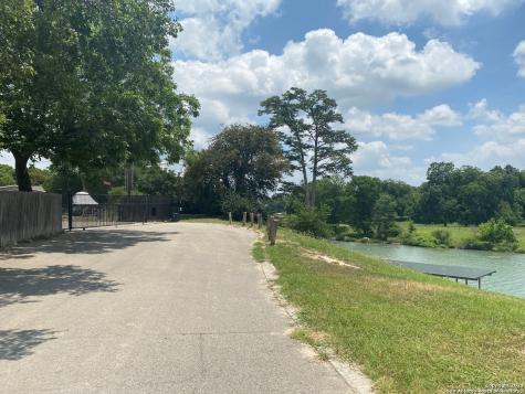585 & 591 Vista Del Rio New Braunfels TX 78130