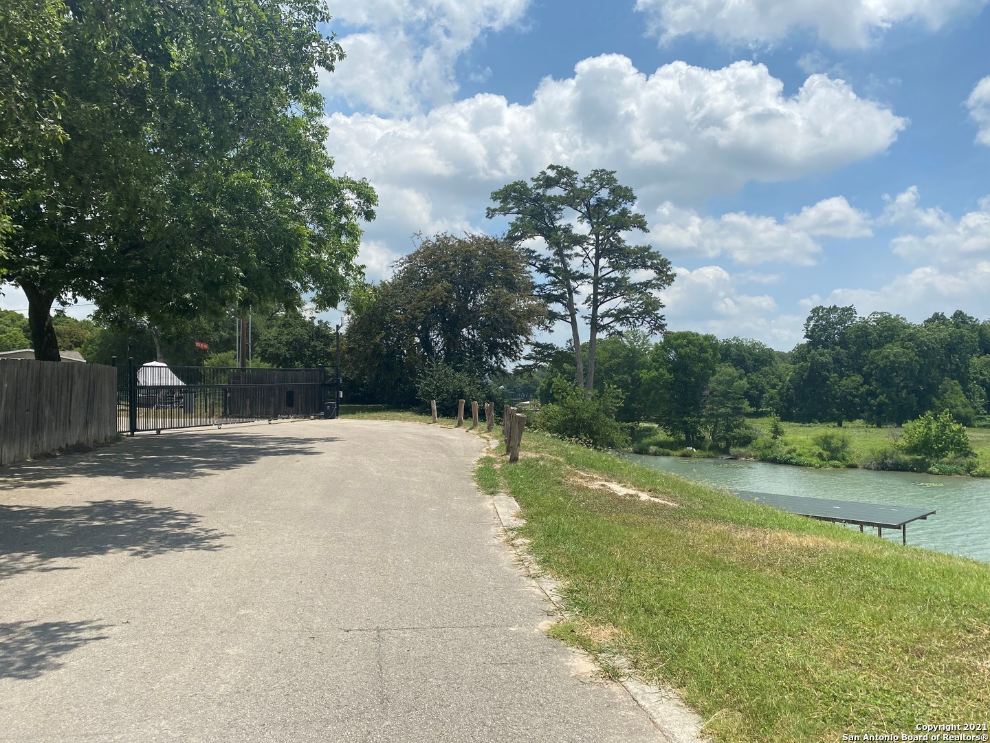 585 & 591 Vista Del Rio New Braunfels TX 78130