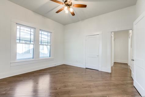204 Queen Anne San Antonio TX 78209