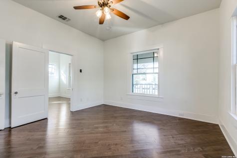204 Queen Anne San Antonio TX 78209