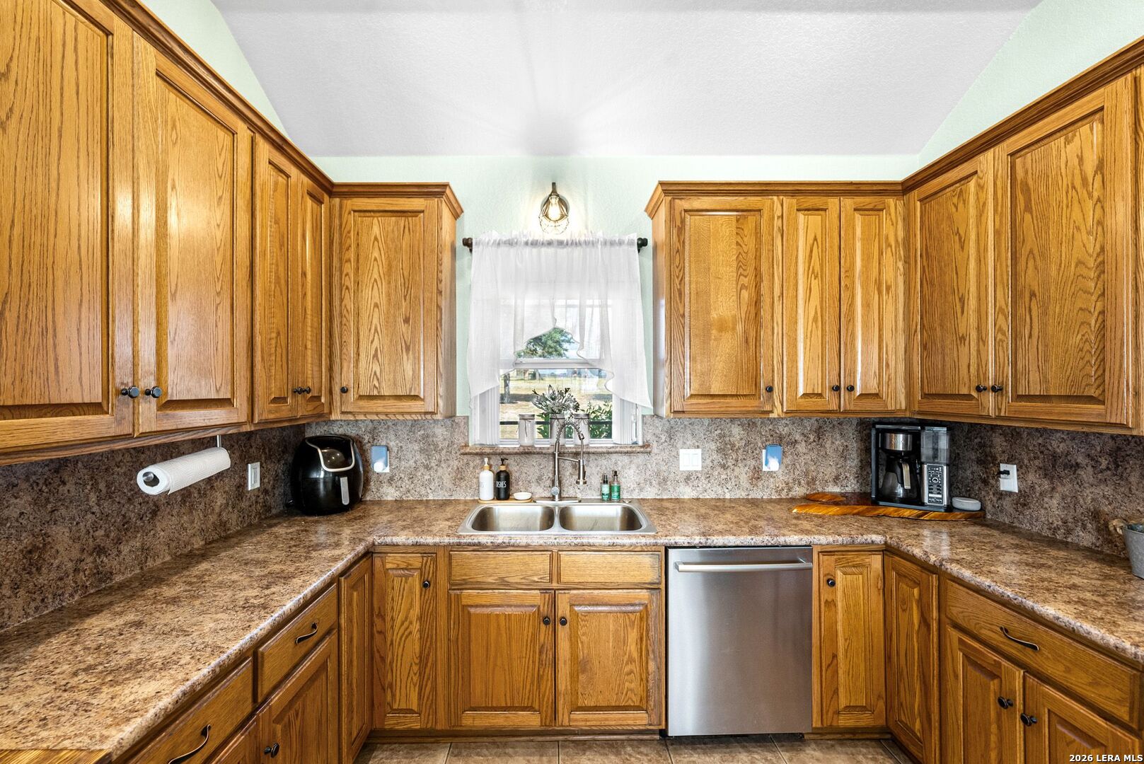 700 Lake Valley Drive La Vernia TX 78121