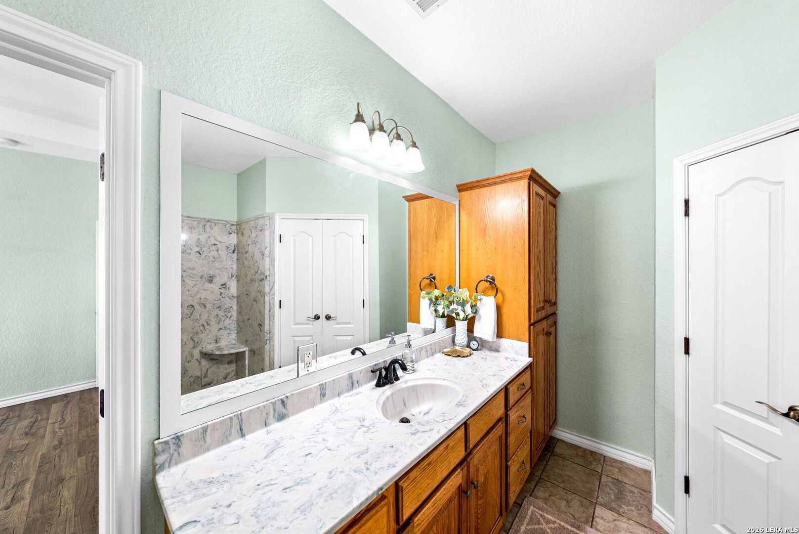 700 Lake Valley Drive La Vernia TX 78121