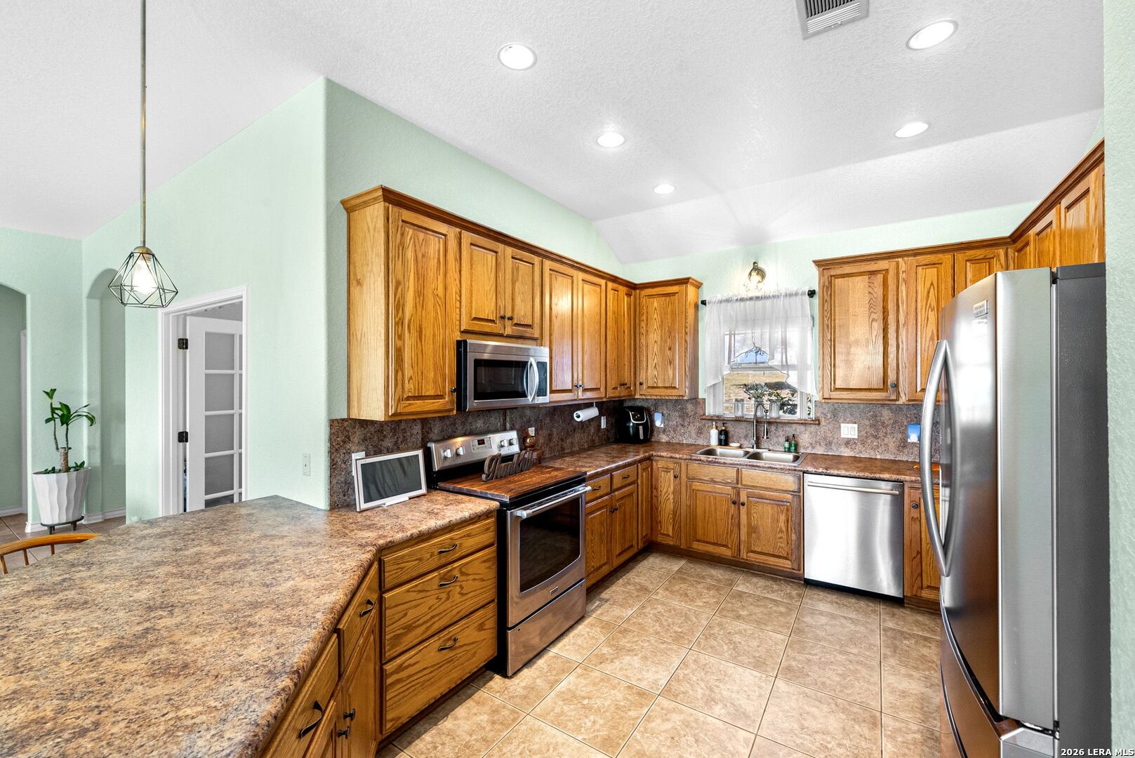 700 Lake Valley Drive La Vernia TX 78121