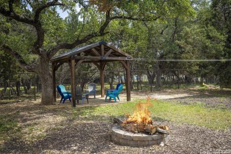 618 Wagon Wheel Canyon Lake TX 78133