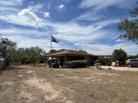 4295 N Highway 16 Tilden TX 78072