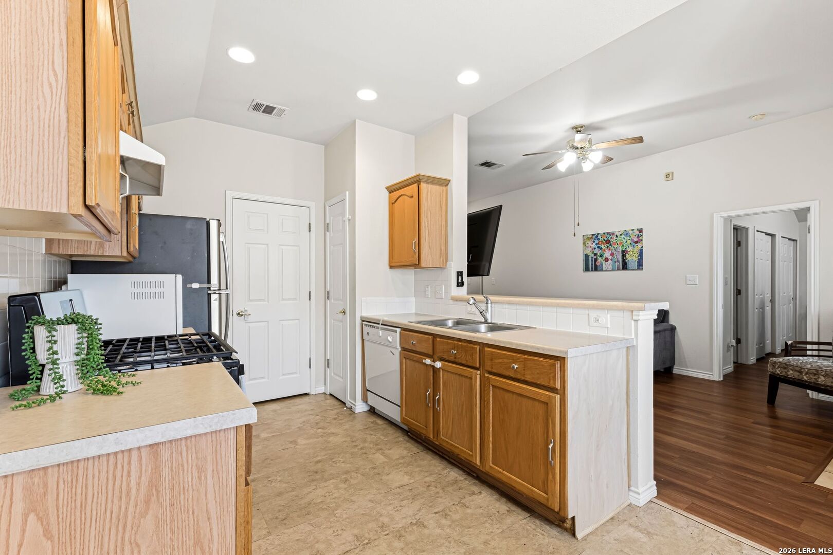 8426 Pigeonberry Drive Converse TX 78109