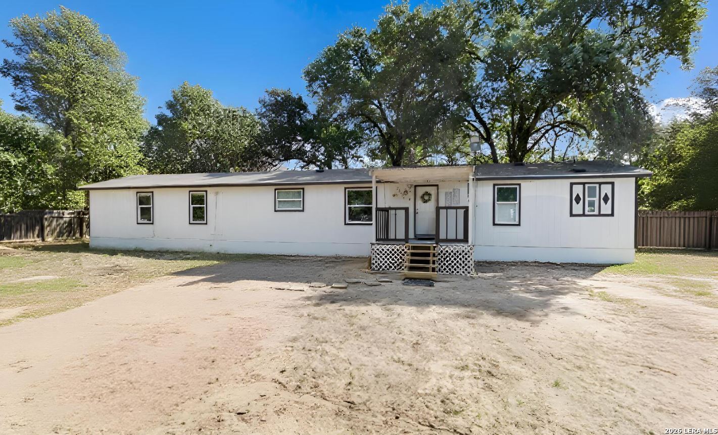 23414 Dragon Rock Elmendorf TX 78112