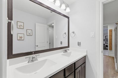 24845 Marcia View San Antonio TX 78261