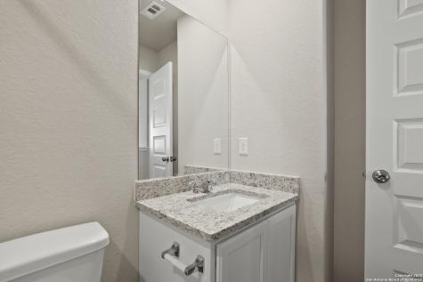 8818 Black Oak Drive Elmendorf TX 78112