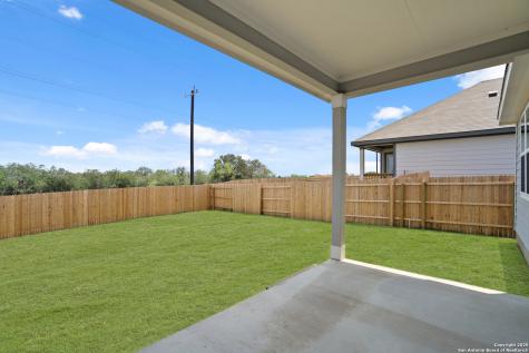 8818 Black Oak Drive Elmendorf TX 78112