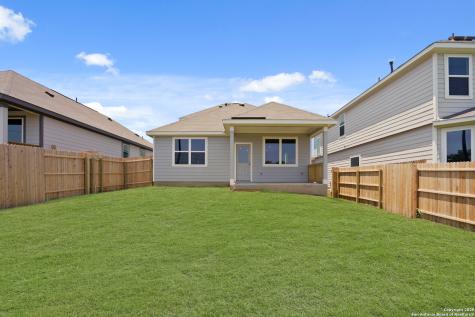 8818 Black Oak Drive Elmendorf TX 78112