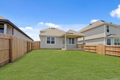 8818 Black Oak Drive Elmendorf TX 78112