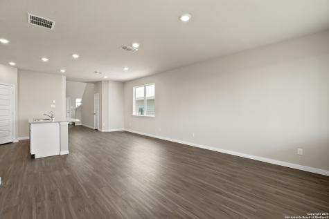 8818 Black Oak Drive Elmendorf TX 78112
