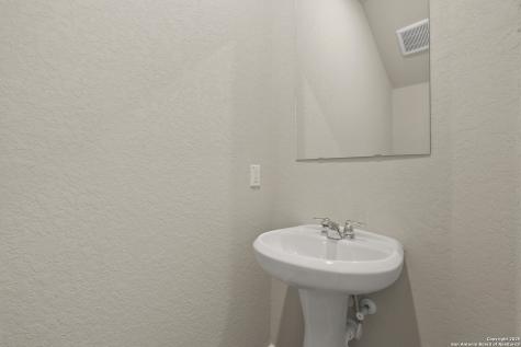 8818 Black Oak Drive Elmendorf TX 78112