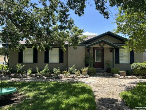 1286 Beavers Lane Uvalde TX 78801