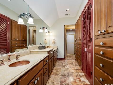 7 Lazy Hollow San Antonio TX 78230