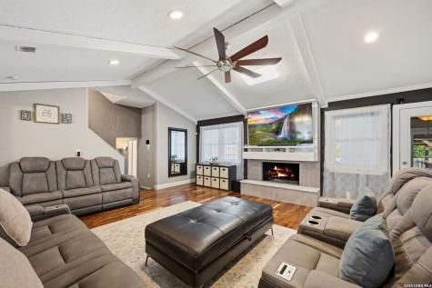 5907 Winterhaven Drive Windcrest TX 78239