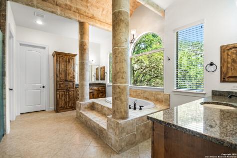 102 Arroyo Boerne TX 78006