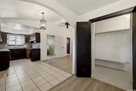 106 Wayfarer San Antonio TX 78242
