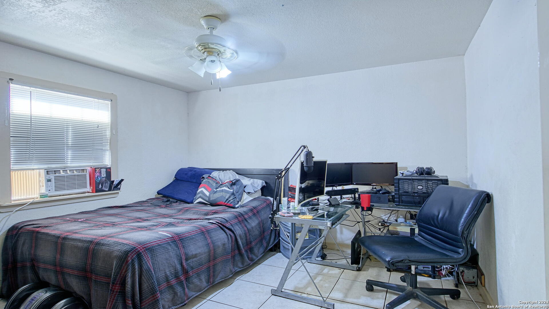 910 Plum Street Floresville TX 78114