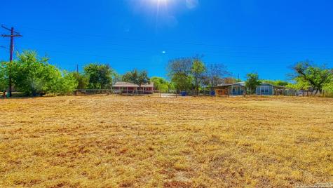 910 Plum Street Floresville TX 78114