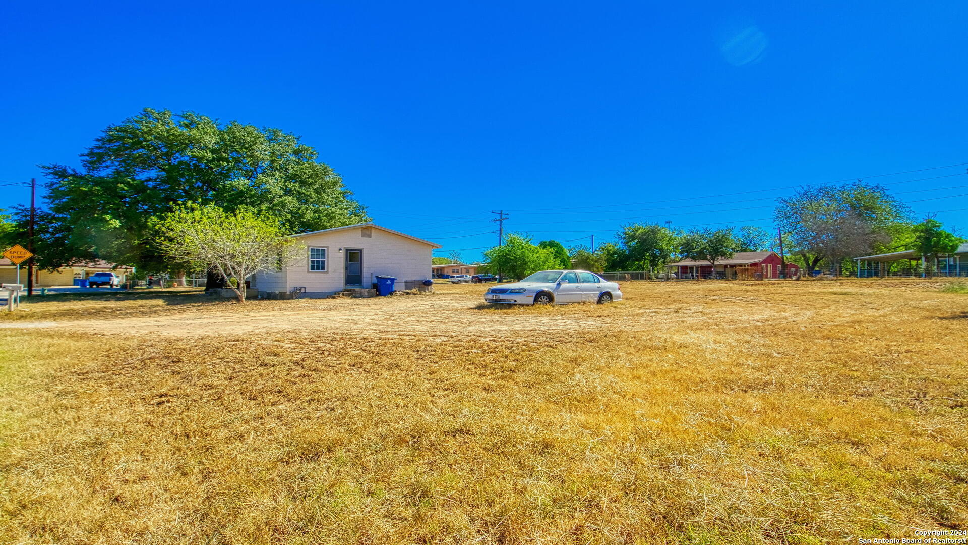 910 Plum Street Floresville TX 78114