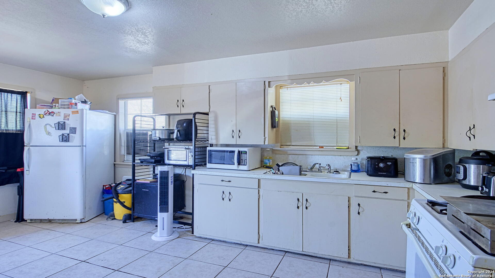 910 Plum Street Floresville TX 78114