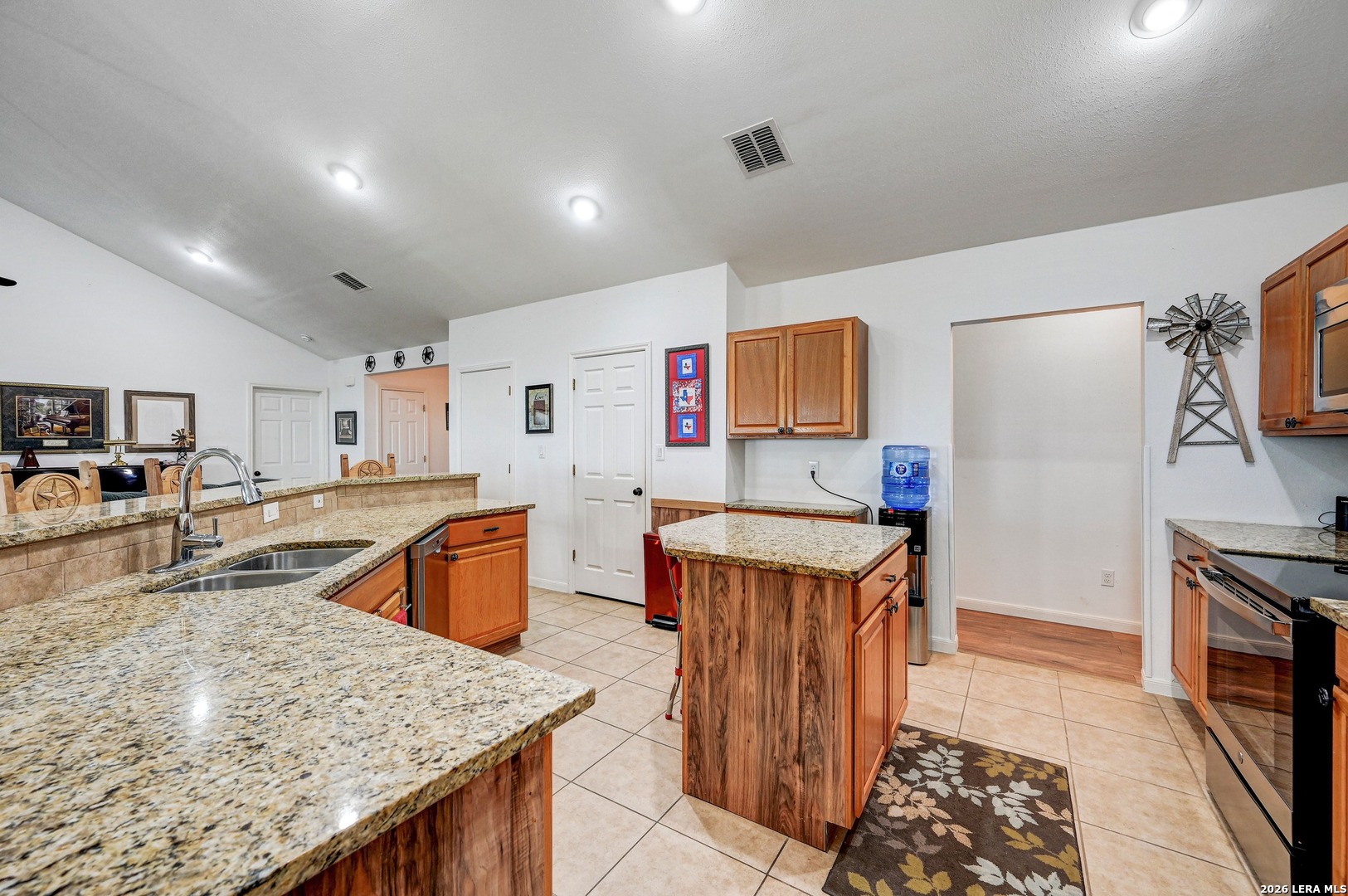 318 S Polly Peak Bandera TX 78003