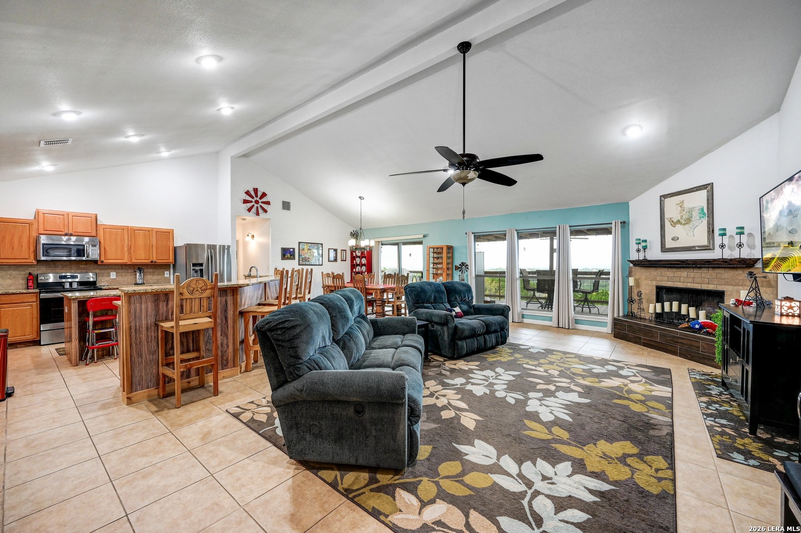 318 S Polly Peak Bandera TX 78003