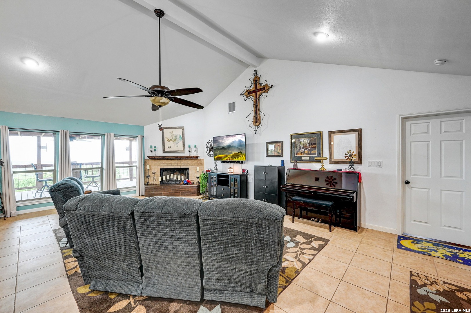 318 S Polly Peak Bandera TX 78003