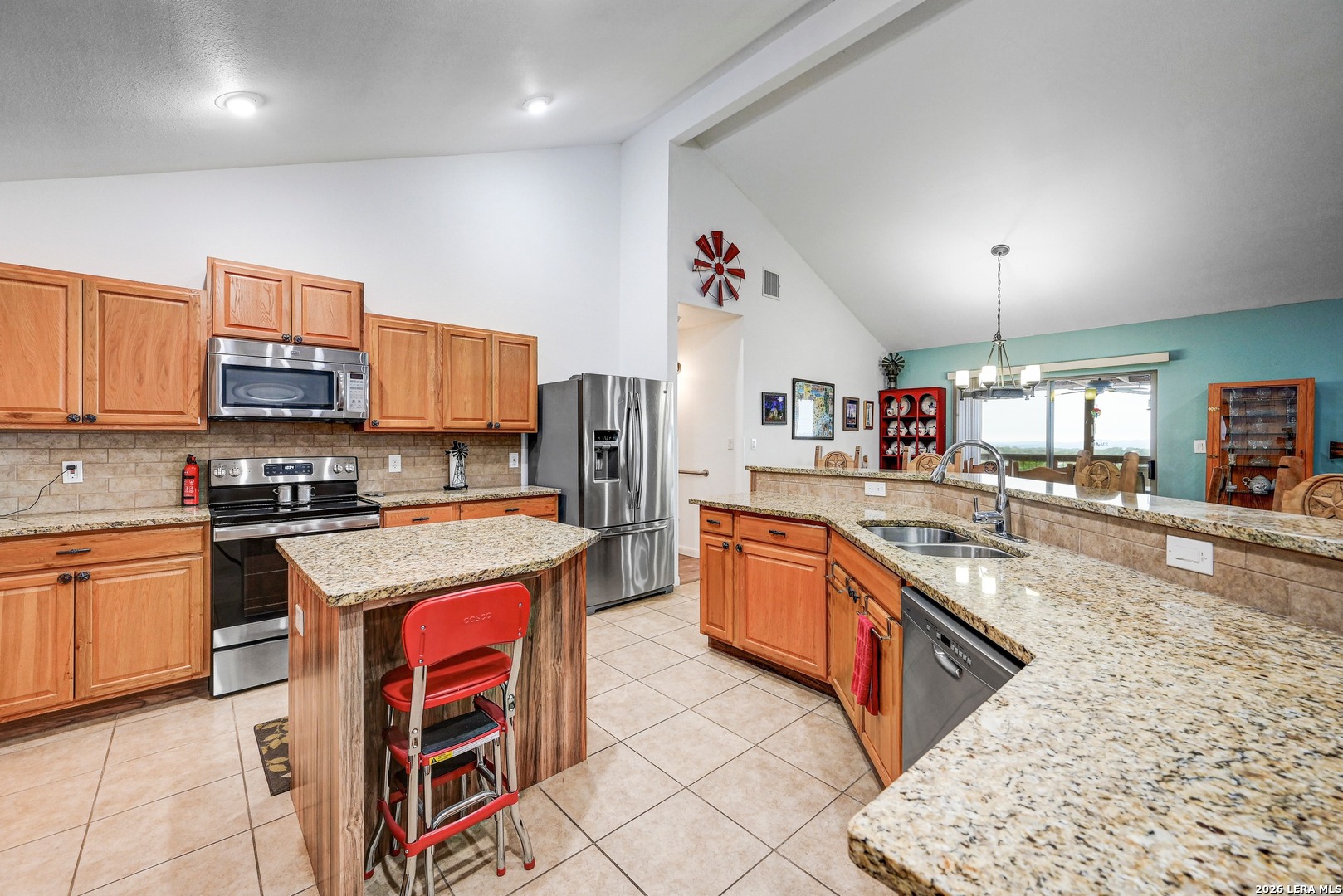 318 S Polly Peak Bandera TX 78003