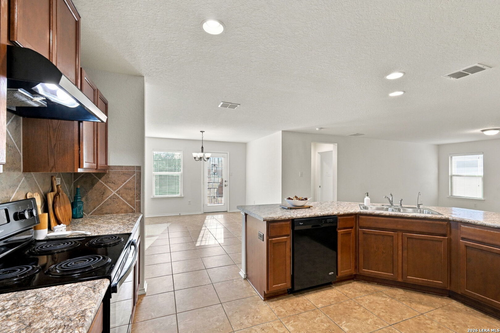 8922 Victoria Lake San Antonio TX 78224