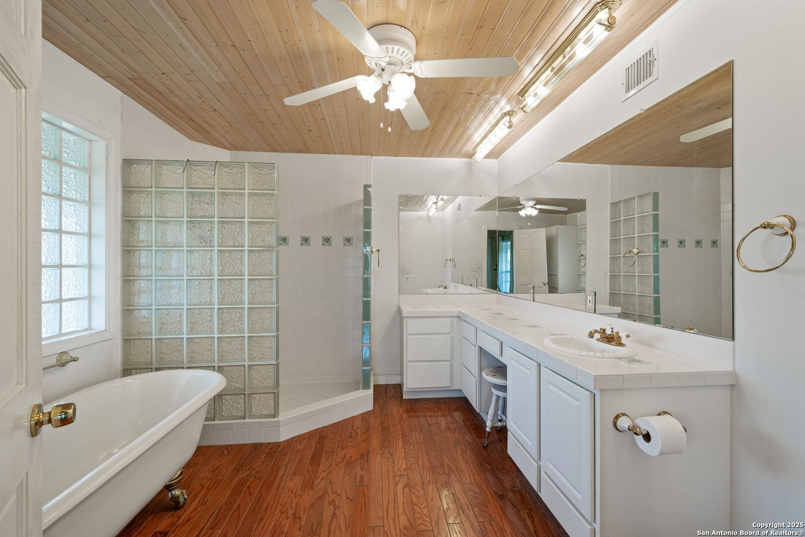 388 Oak Pipe Creek TX 78063