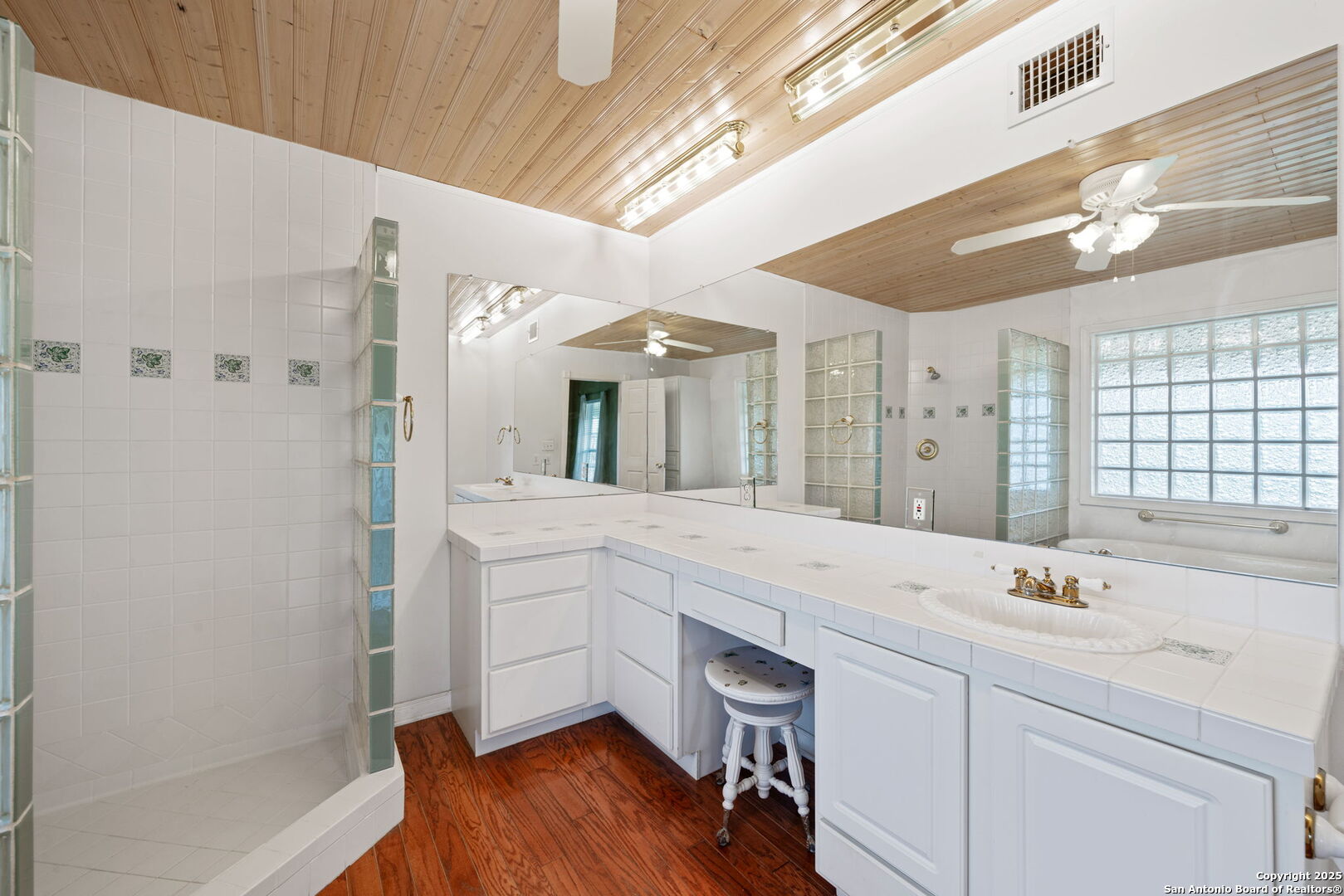 388 Oak Pipe Creek TX 78063