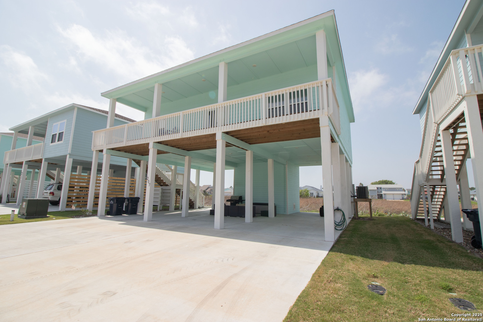 207 Paradise Drive Rockport TX 78382