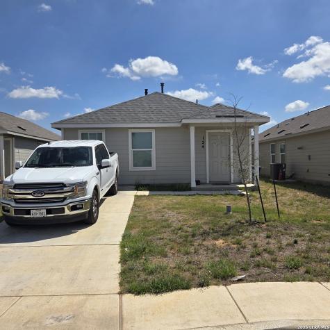124 Horseshoe Trail Pleasanton TX 78064