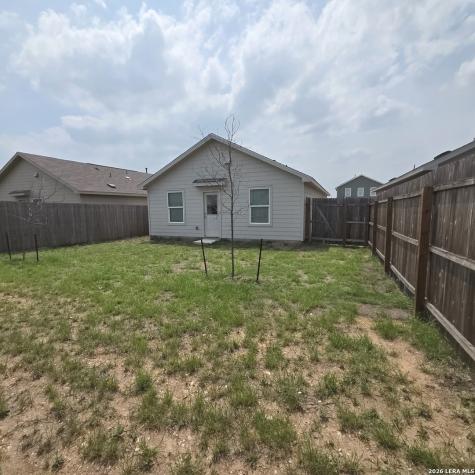124 Horseshoe Trail Pleasanton TX 78064