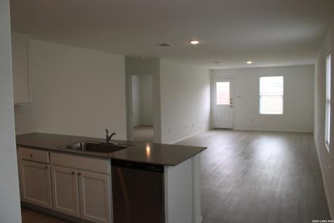 124 Horseshoe Trail Pleasanton TX 78064