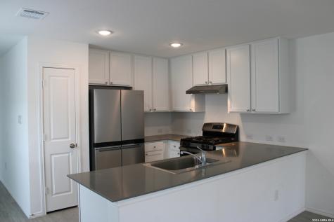 124 Horseshoe Trail Pleasanton TX 78064