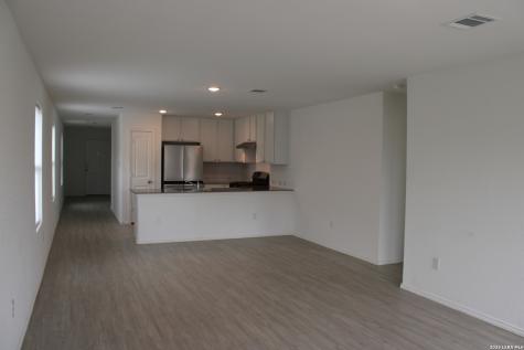 124 Horseshoe Trail Pleasanton TX 78064