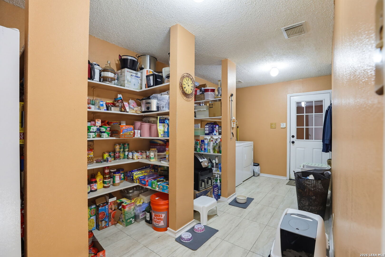 8643 Park Olympia Universal City TX 78148
