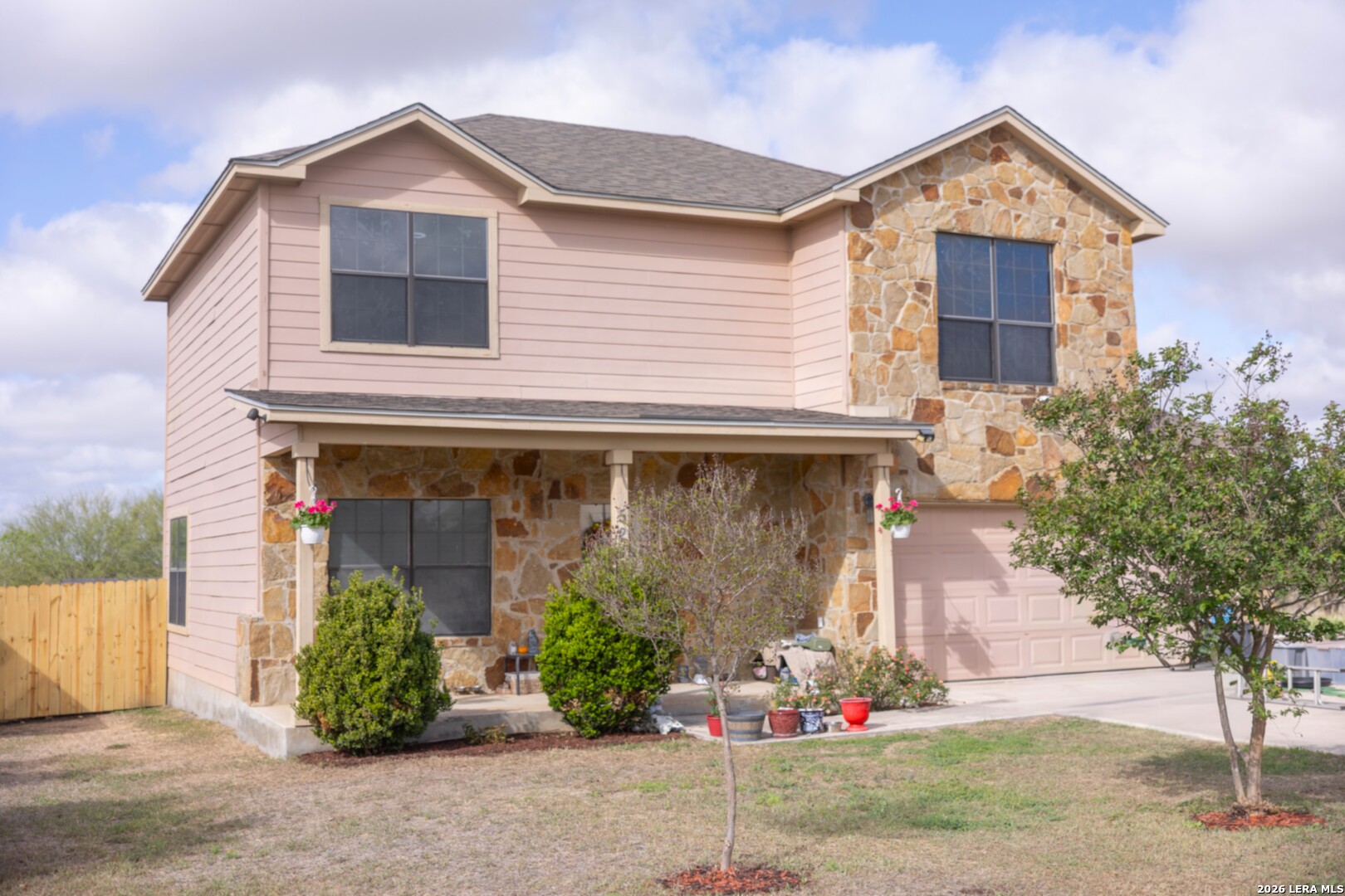 524 Indian Crossing Jourdanton TX 78026