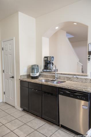 524 Indian Crossing Jourdanton TX 78026