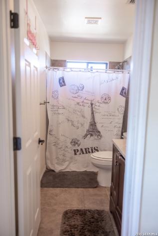 524 Indian Crossing Jourdanton TX 78026