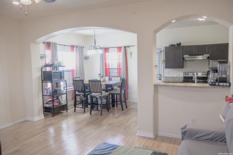 524 Indian Crossing Jourdanton TX 78026