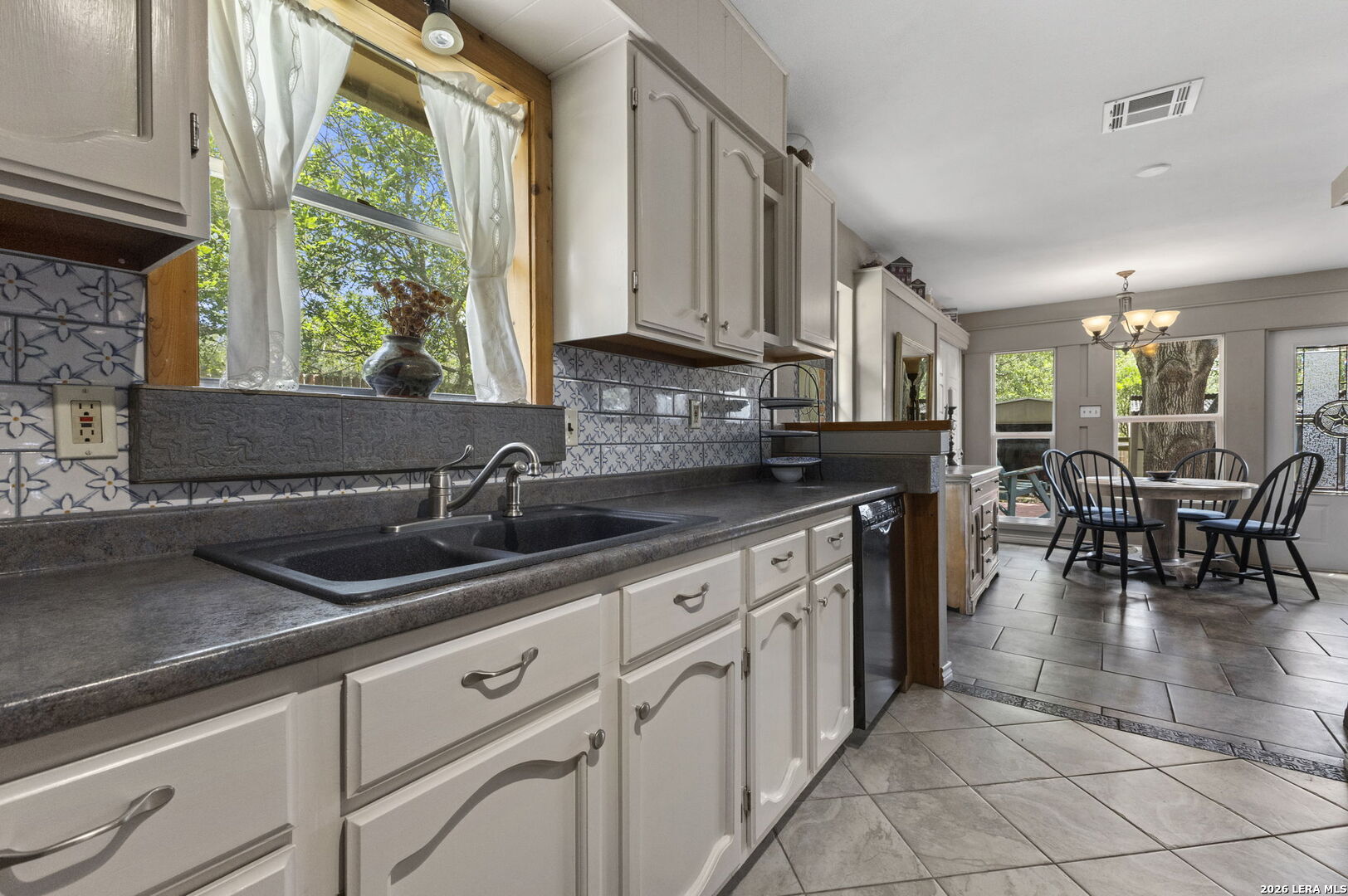 346 Rainbow Drive Lakehills TX 78063